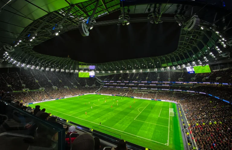 Tendències del futbol 2025: com influeixen a la nostra selecció de botes d’alta gamma